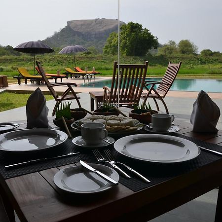 Sigiriya King'S Resort ภายนอก รูปภาพ