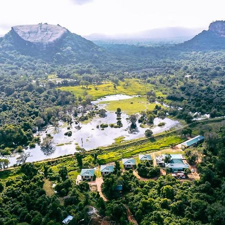 Sigiriya King'S Resort ภายนอก รูปภาพ