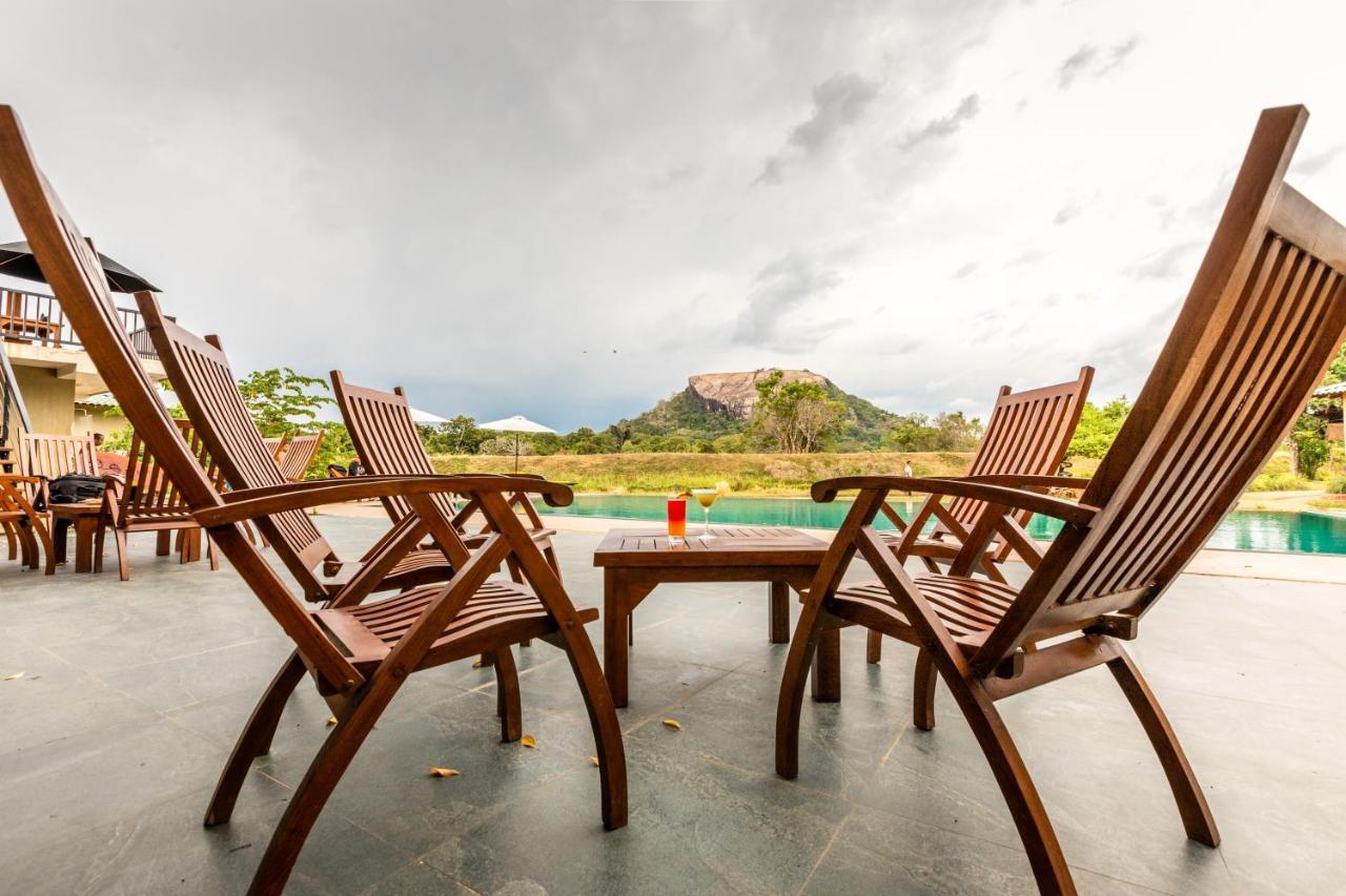 Sigiriya King'S Resort ภายนอก รูปภาพ